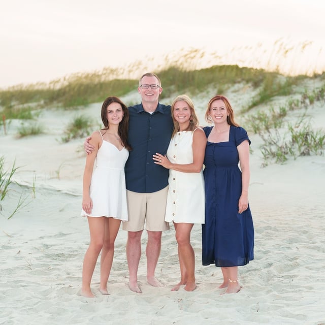 We had a beautiful evening for these two families and the grandparents. #family #familypictures #grandparents #happyfamily #sunset #myrtlebeach…
