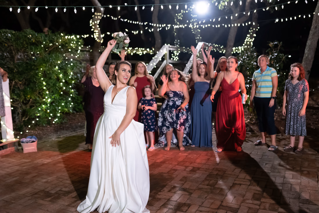 Bouquet toss - Pelican Inn - Pawleys Island