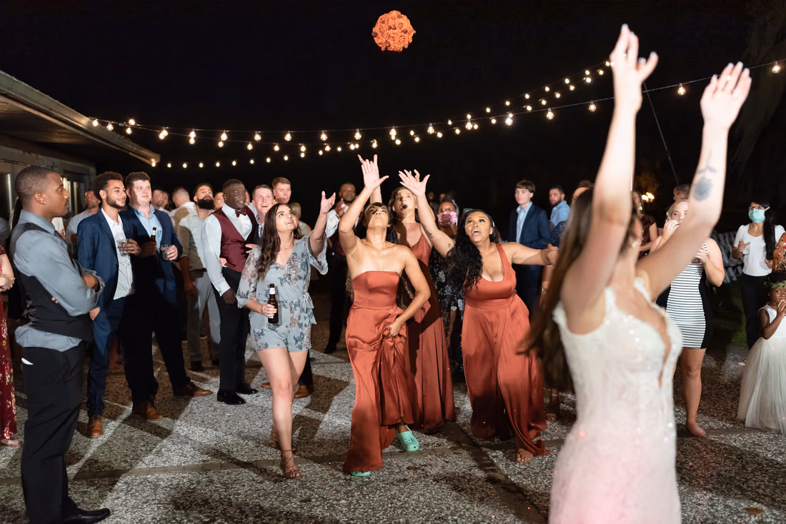 Bouquet toss - Magnolia Plantation - Charleston, SC