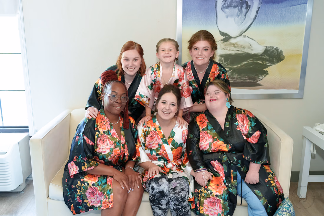 Bridesmaids before the ceremony - Hotel Indigo