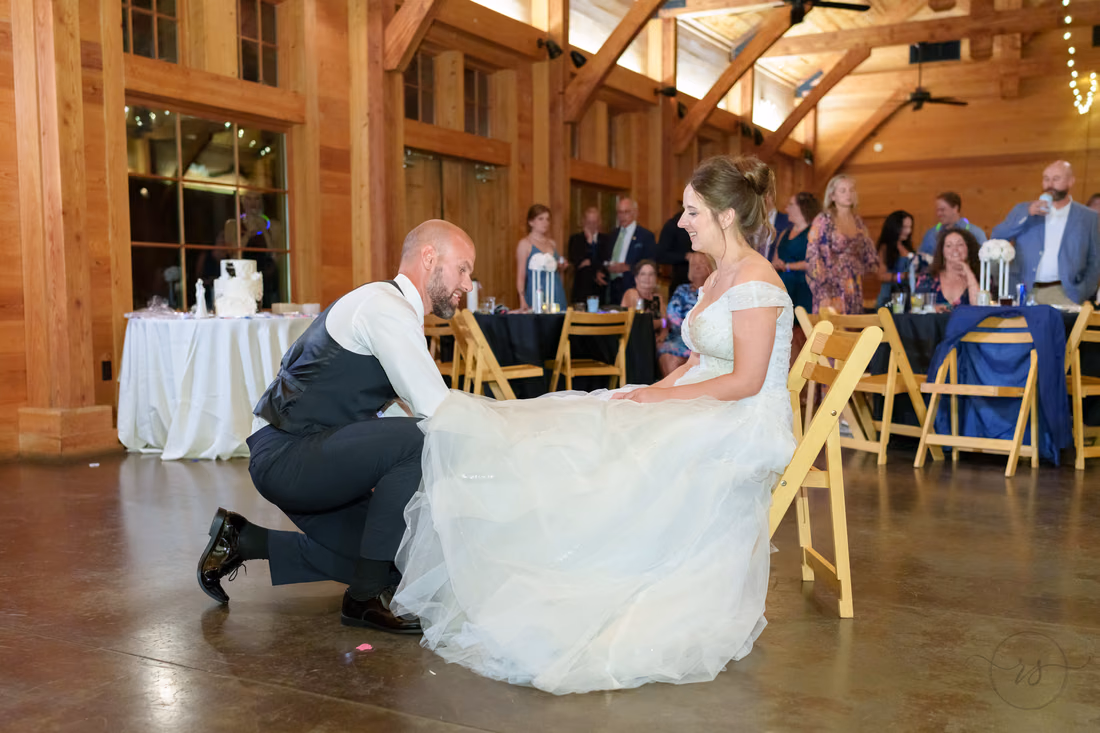 Taking off the garter - The Pavilion at Pepper Plantation