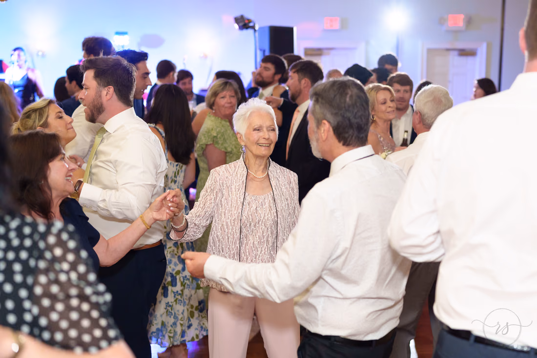 Guests of all ages fill the dance floor at Pawleys Plantation
