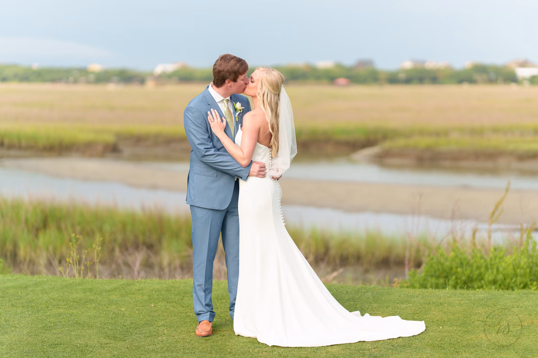 Kiss on the marsh - Pawleys Plantation
