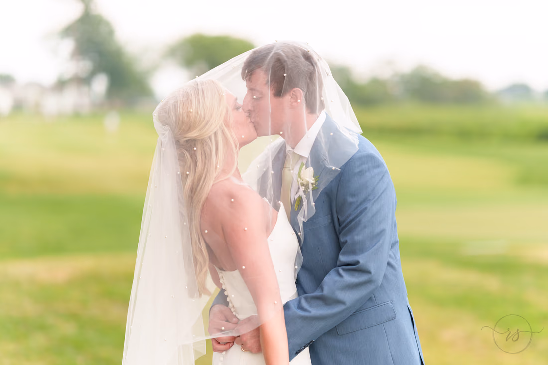Kiss under the veil - Pawleys Plantation