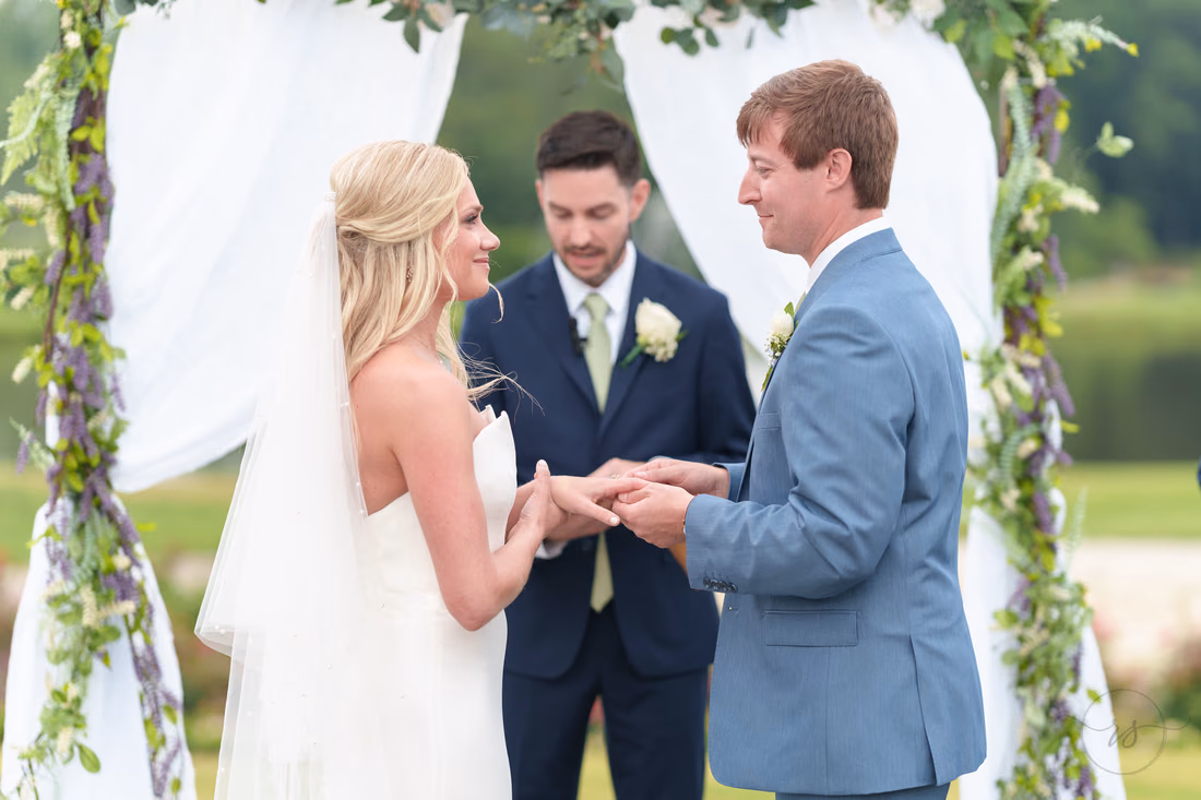 Putting on the rings - Pawleys Plantation