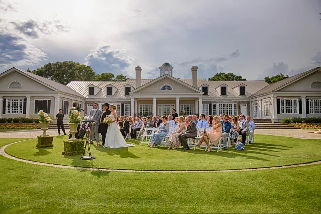 Ceremony on the lawn at Pawleys Plantation