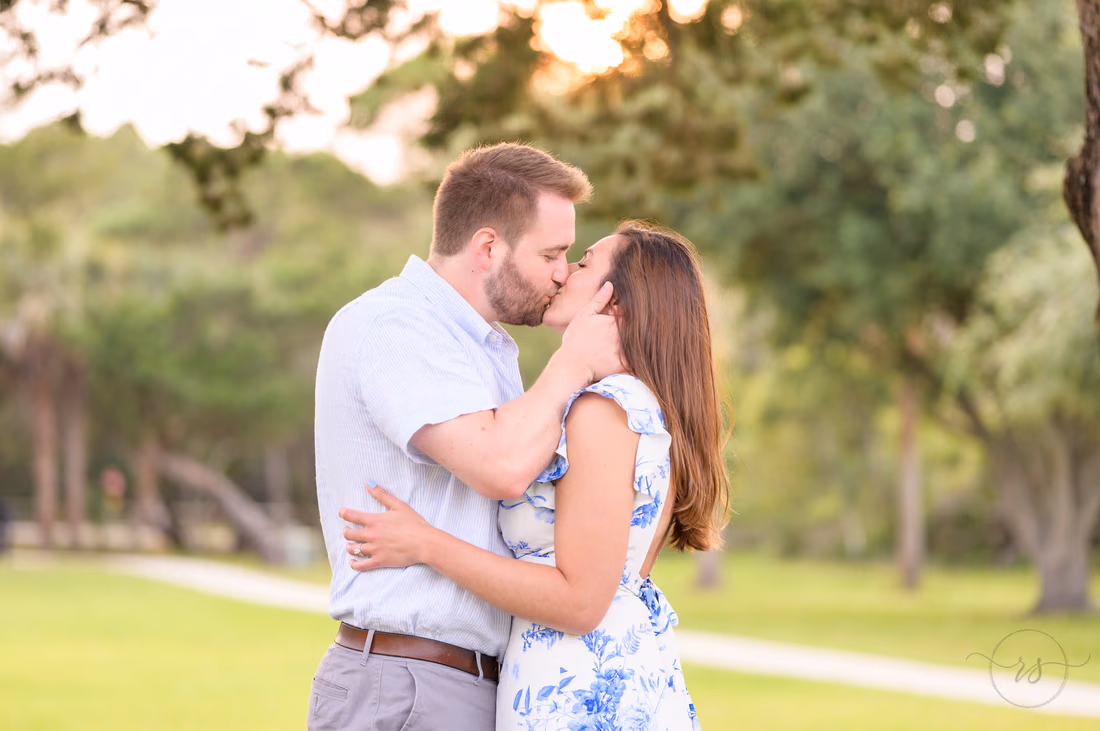 Kiss under the oaks - Huntington Beach State Park