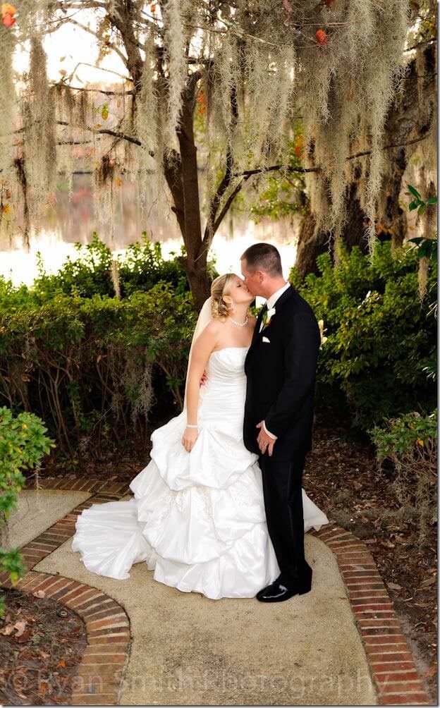 Kissing by the oak trees - Murrells Inlet