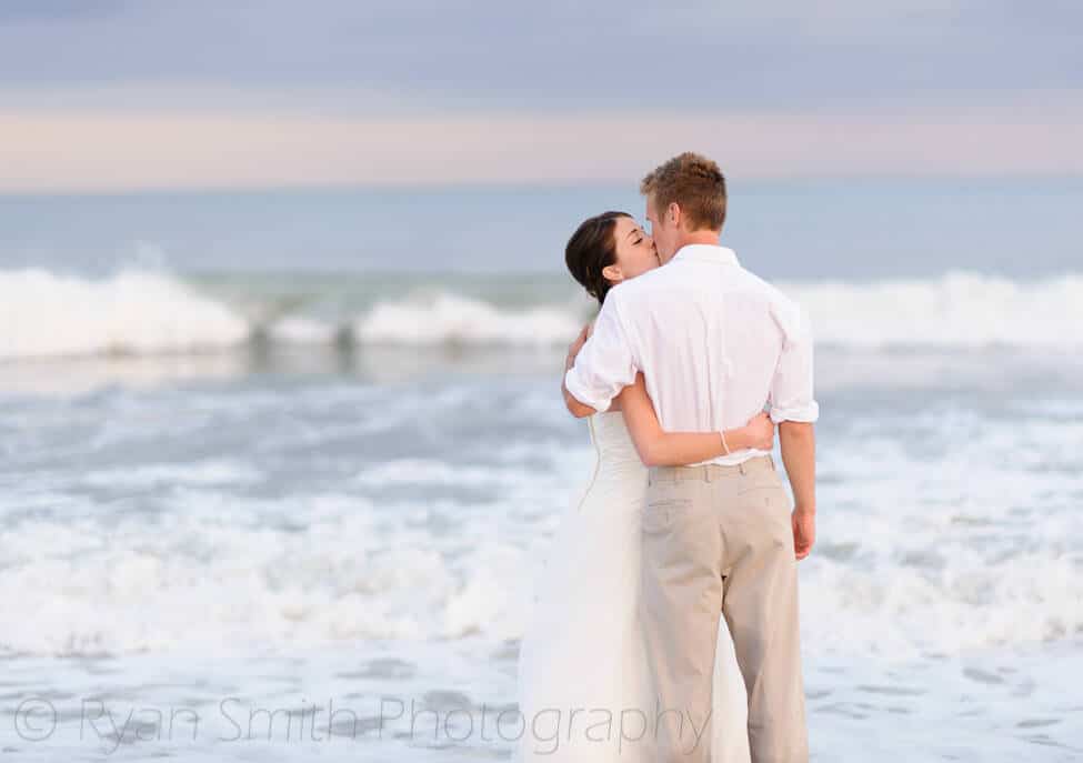 Kiss in front of the ocean - Ocean Isle