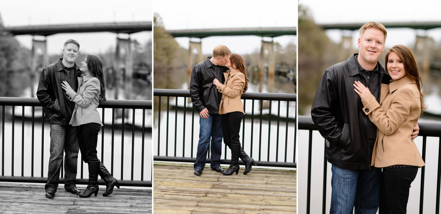 Kiss in front of the old Conway bridge in background