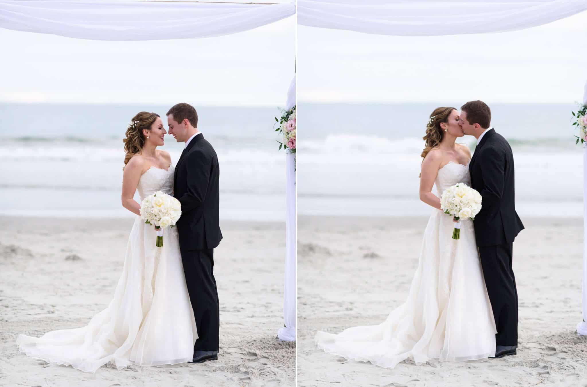 Kiss in front of the ocean