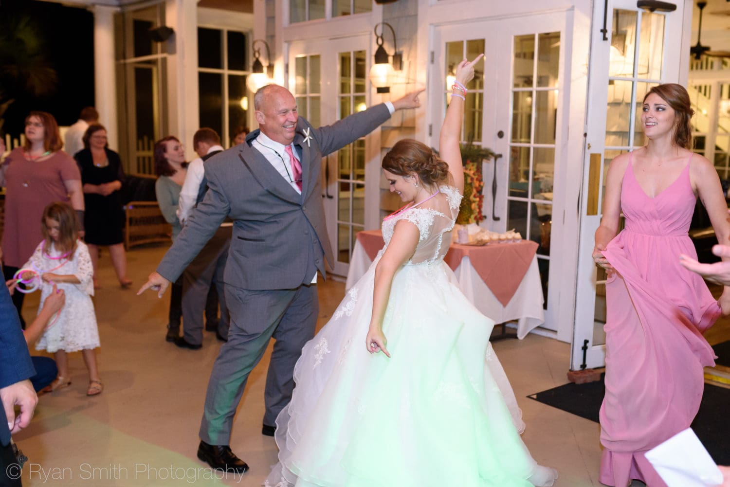 Bride and father dancing at the end - Reserve Harbor Yacht Club