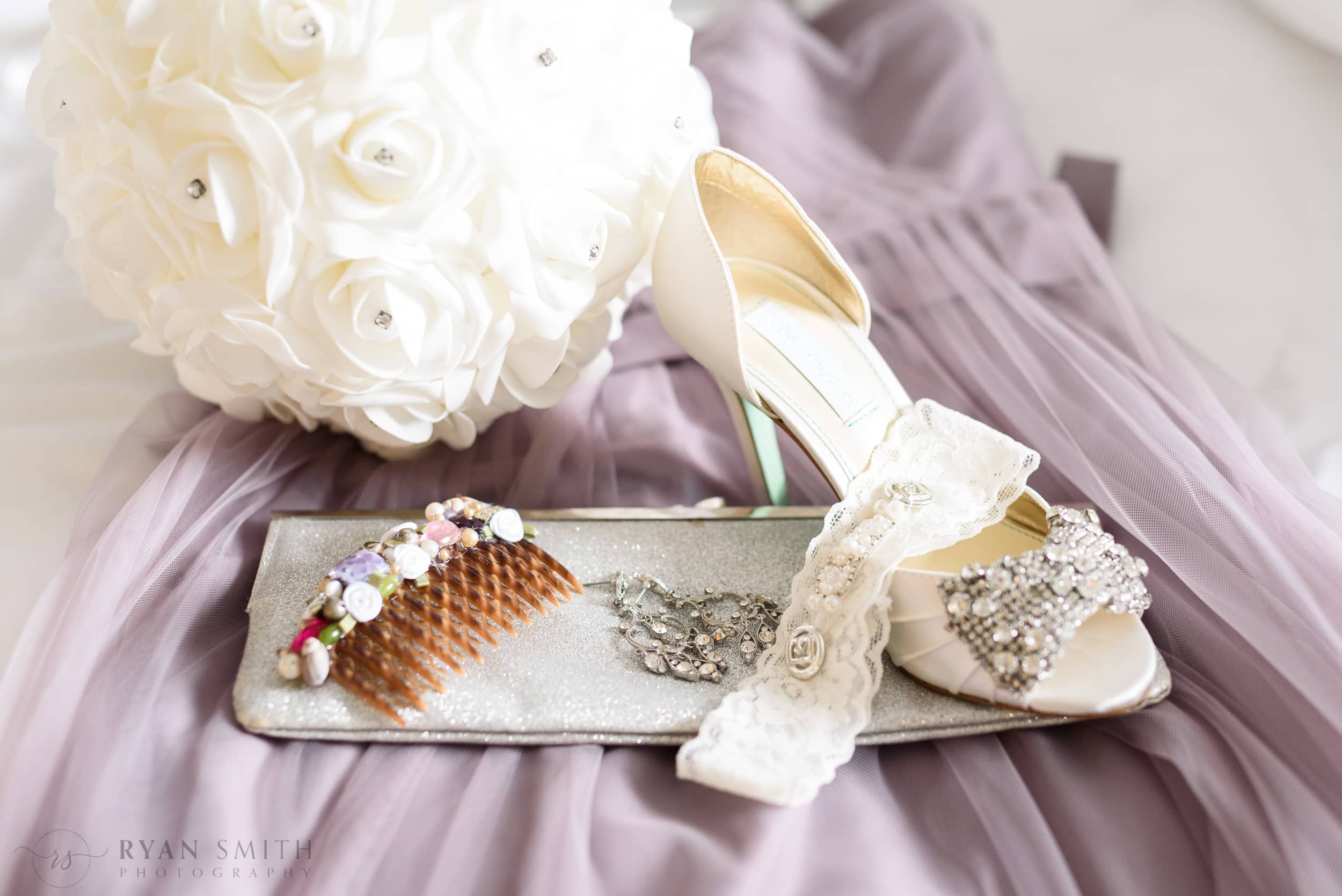 Brides garter and shoes - La Belle Amie Vineyard