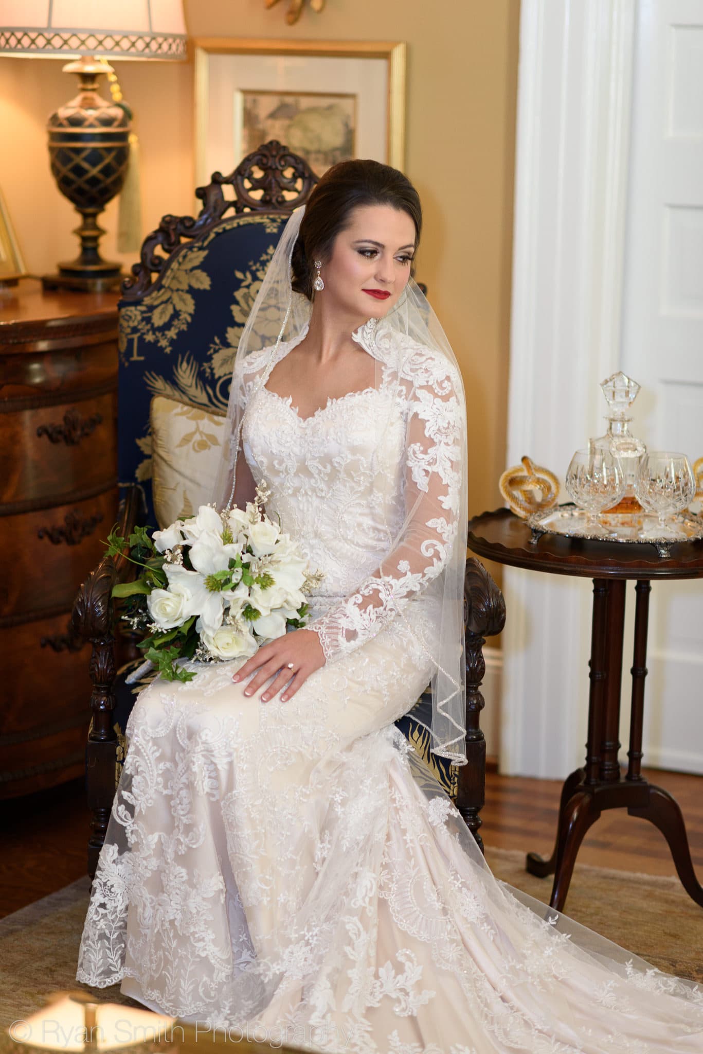 Classic sitting bridal pose - Rosewood Manor - Marion - Rosewood Manor, Marion