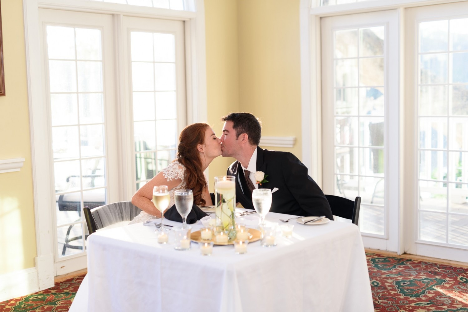 Kiss at the table - Wachesaw Plantation