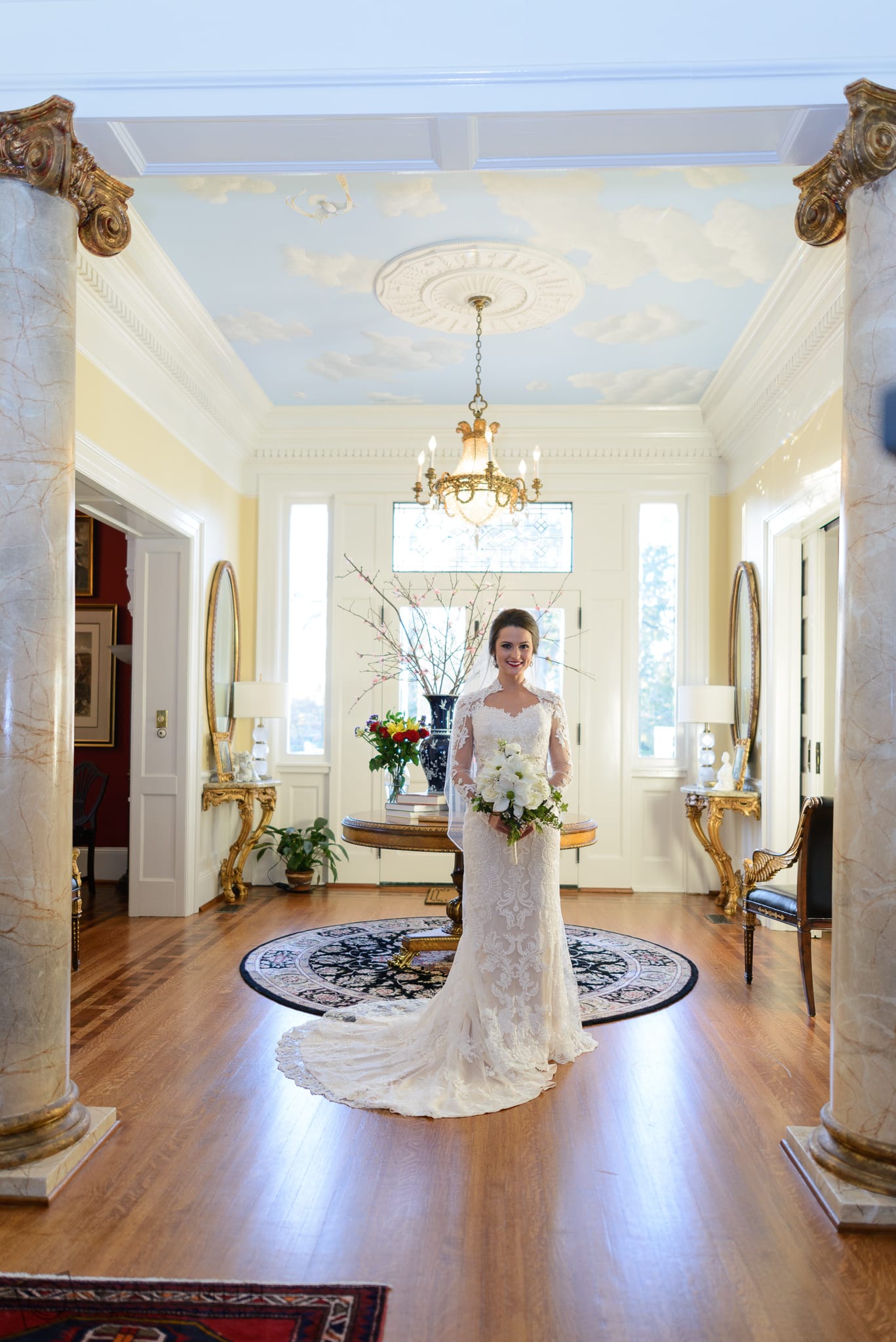 Wide angle shot of entryway - Rosewood Manor, Marion