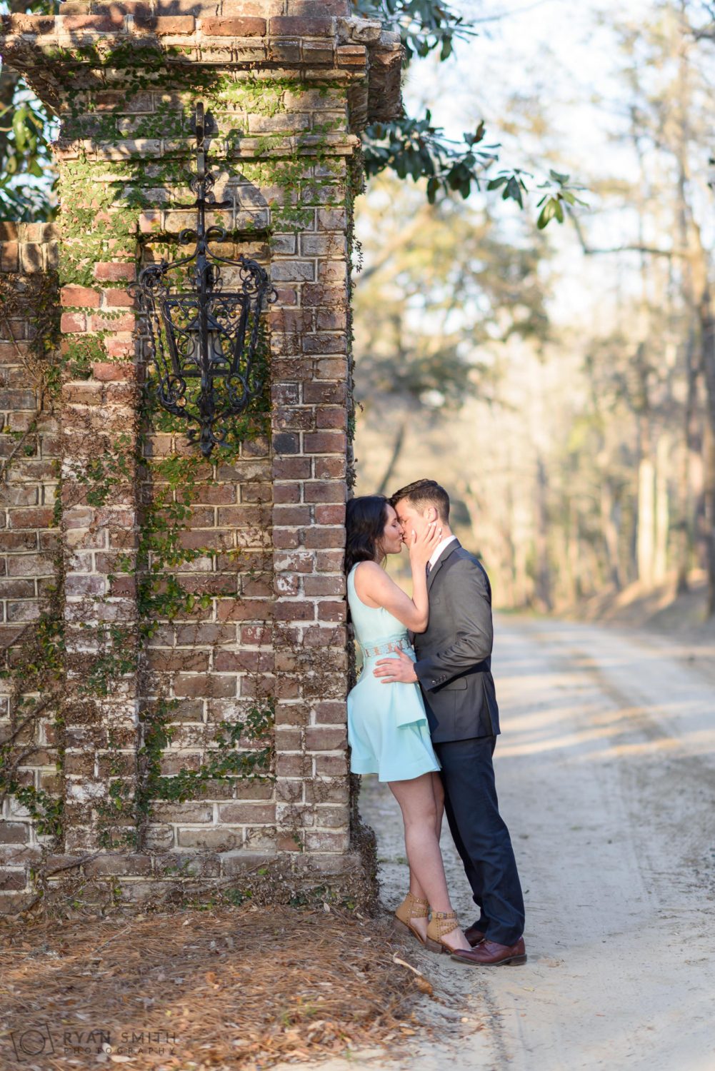 Kiss by the lantern  Mansfield Plantation, Georgetown