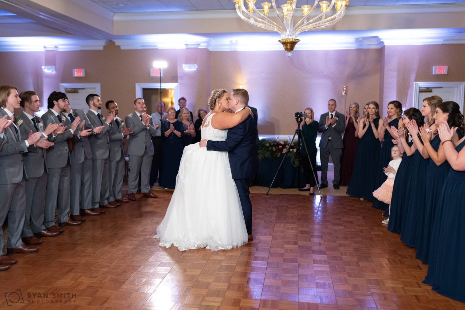Kiss in the first dance