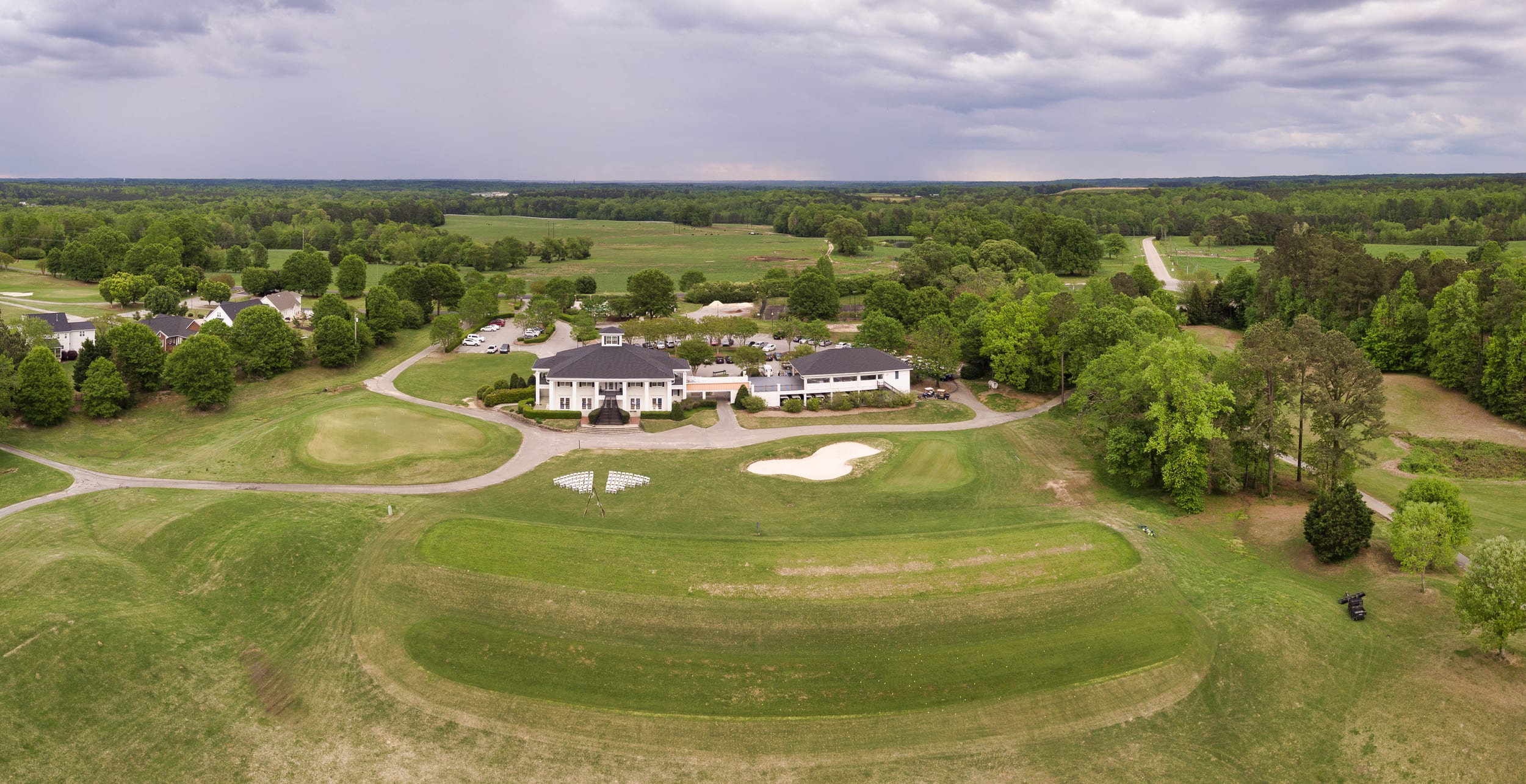 Drone picture of the golf clubhouse - River Ridge Golf Club