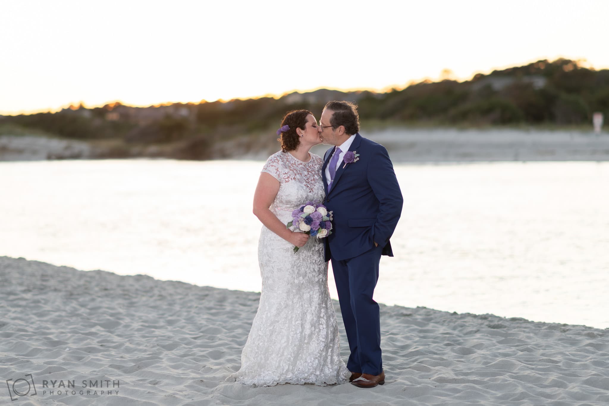 Kiss in front of the inlet - North Beach Plantation
