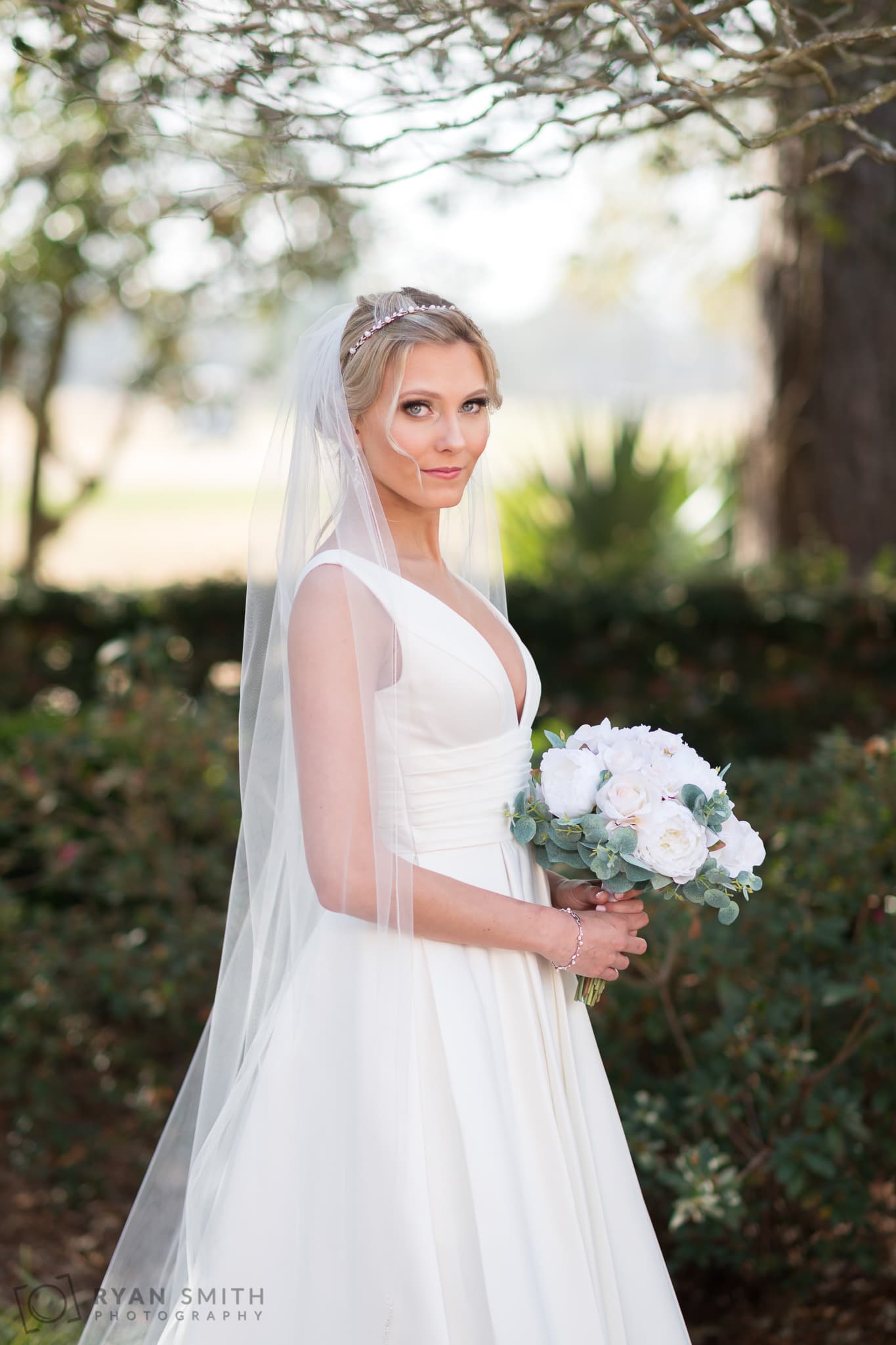 Portraits of the bride in the back garden - Pine Lakes Country Club