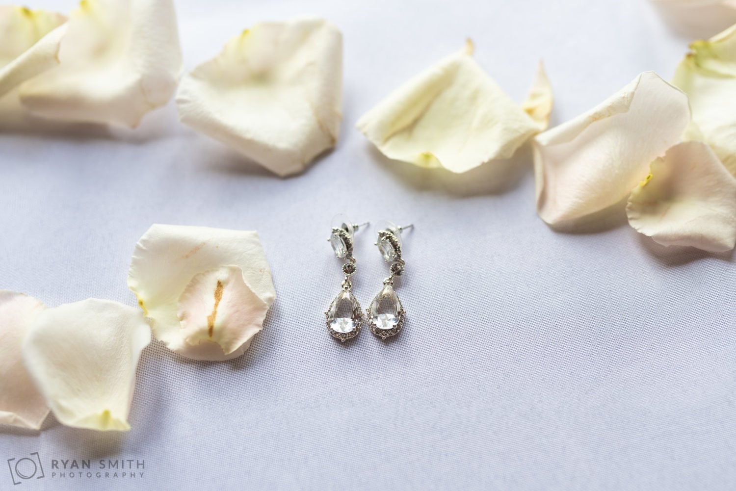 Bride earring details  - Magnolia Plantation - Charleston, SC