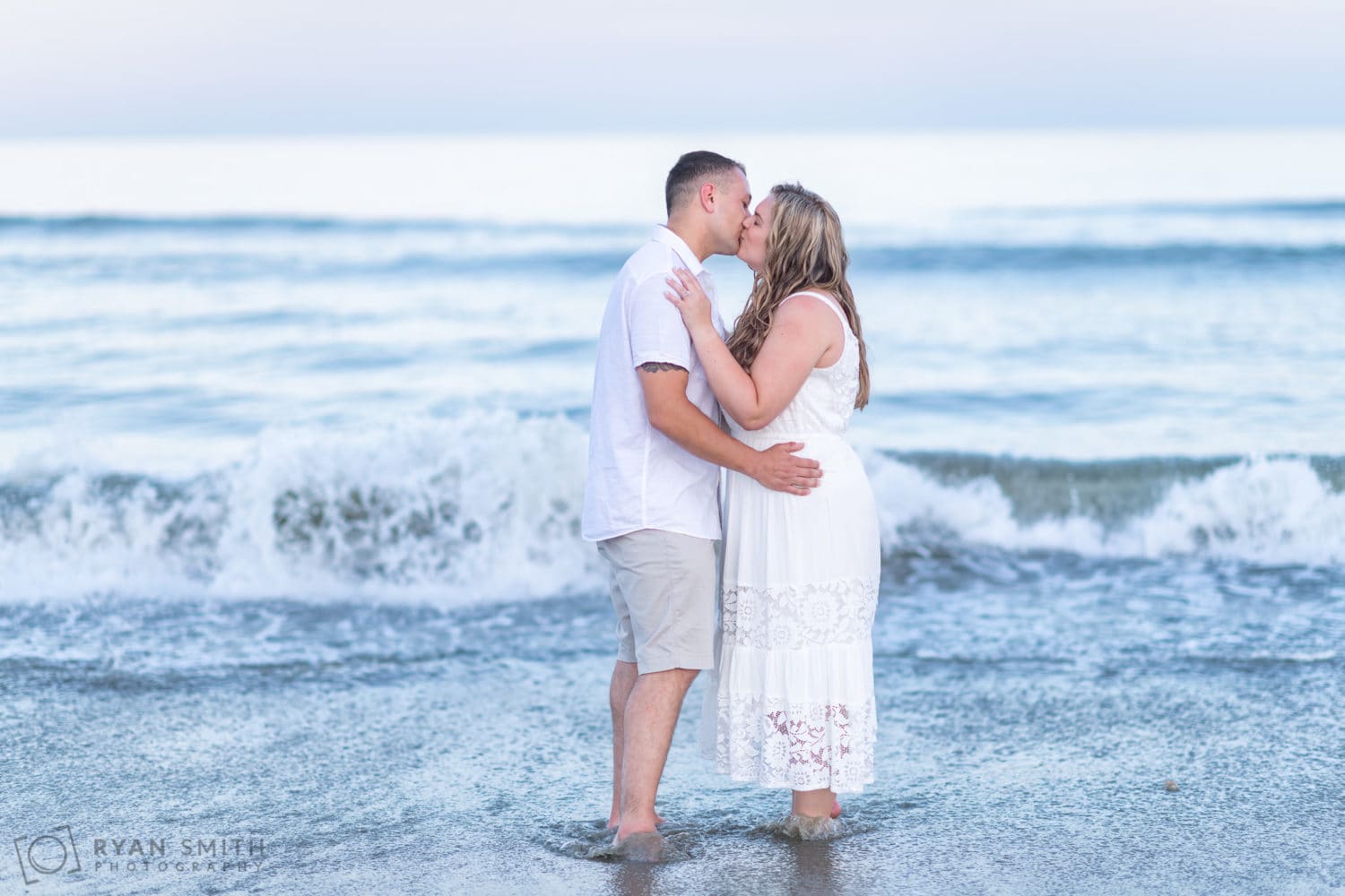 Kiss in the edge of the ocean - Huntington Beach State Park