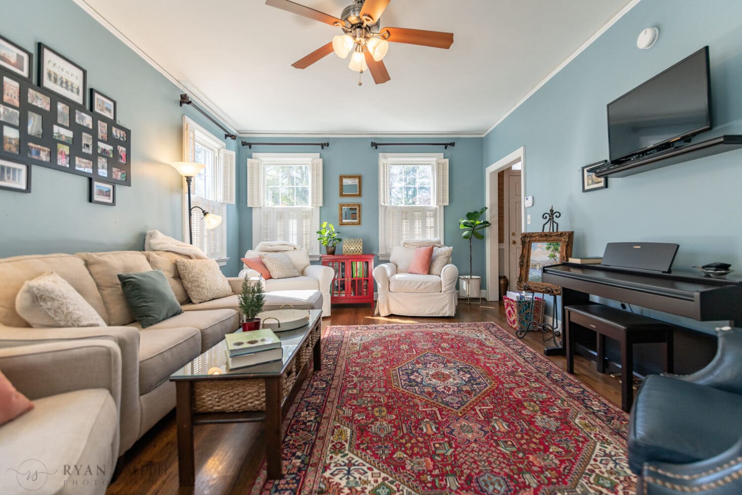 Photography of living room with lots of windows - Florence, SC
