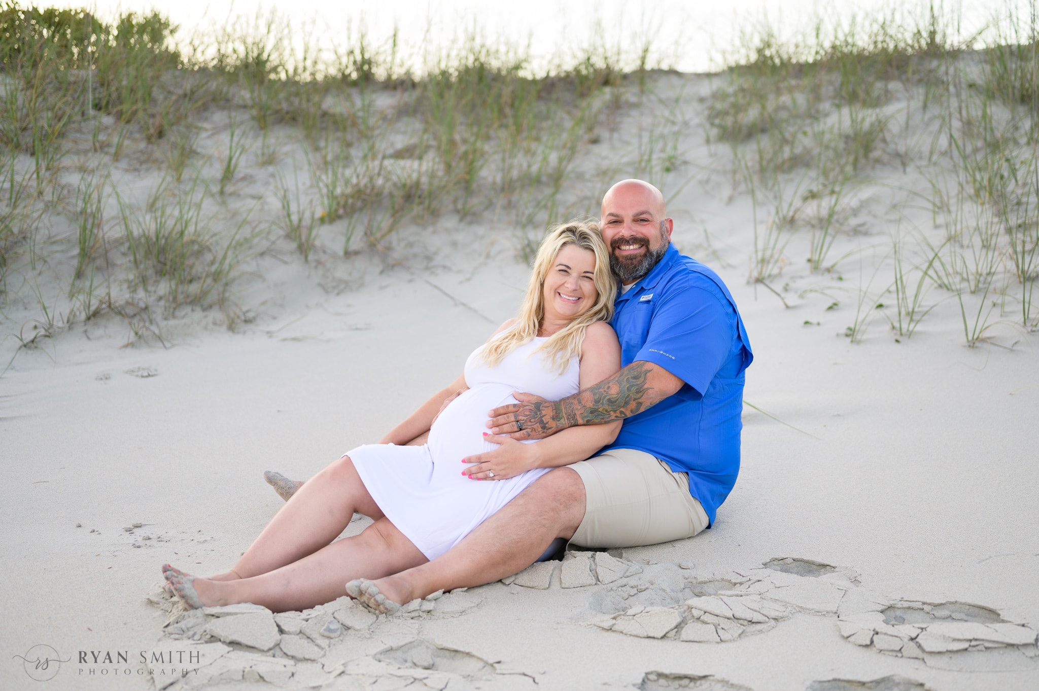 Maternity and engagement picture by the dunes - Huntington Beach State Park