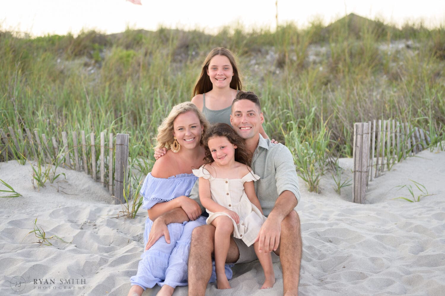 Family of 4 by the dunes - Cherry Grove Pier