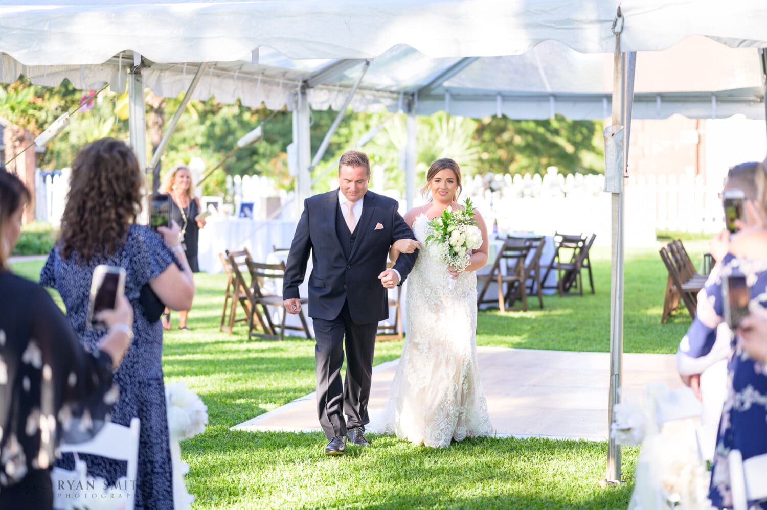 Bride and father walking to the ceremony - Kaminski House Museum