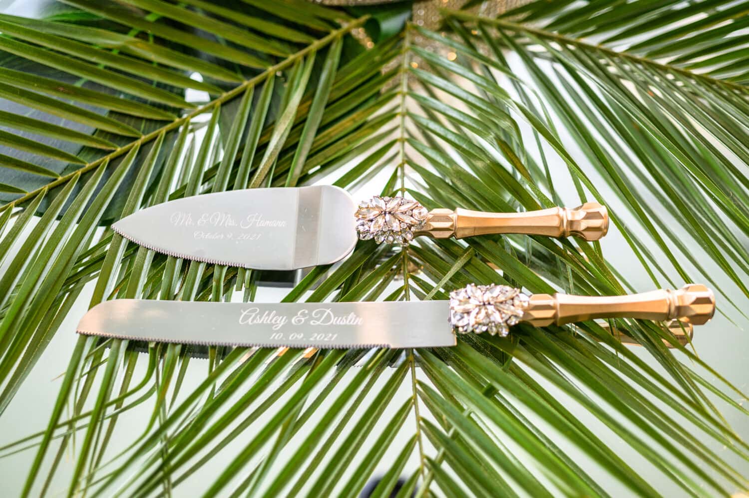Cake knives with engraving  - Dunes Golf and Beach Club