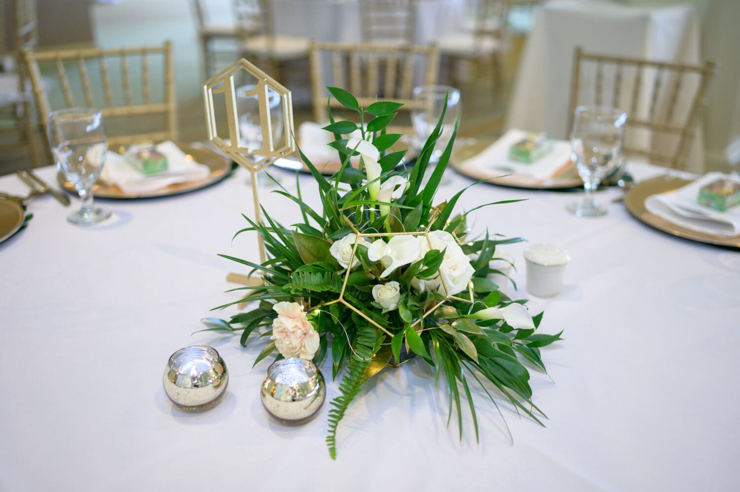 Table details in the ballroom - Dunes Golf and Beach Club