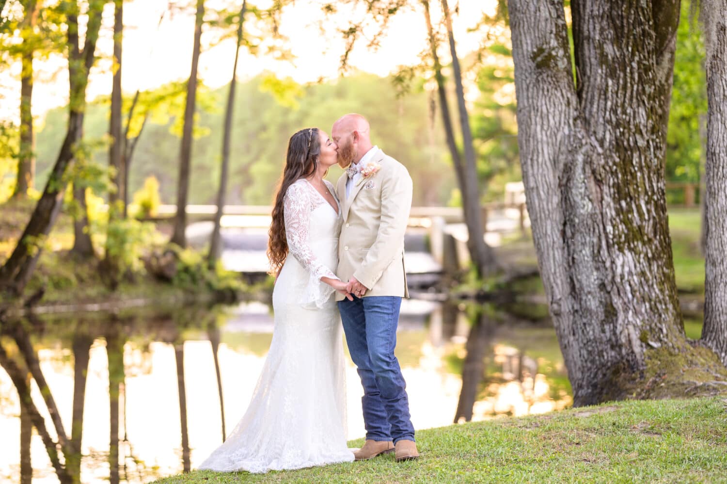 Kiss by the lake - The Spillway - Whiteville
