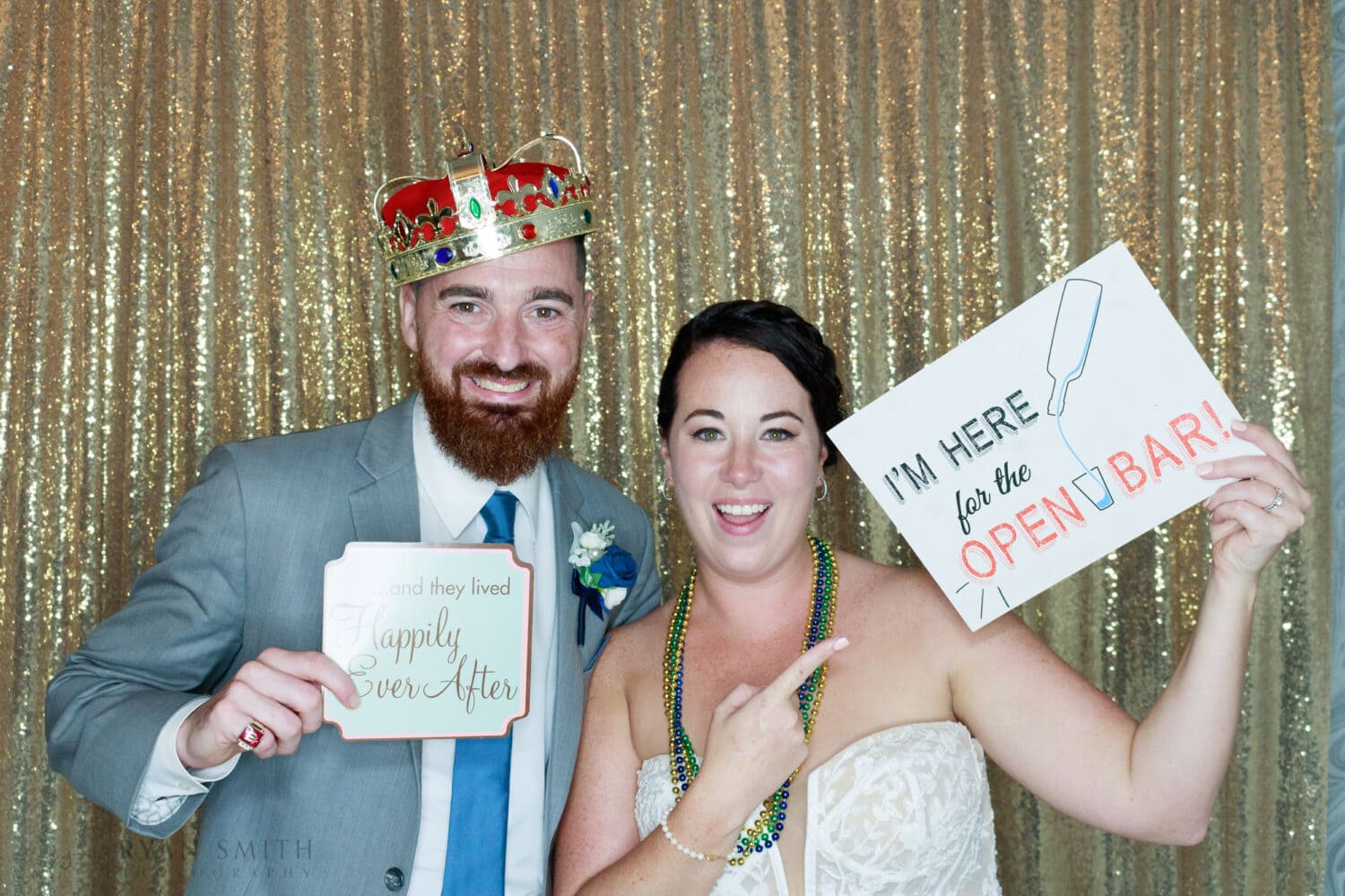 Bride and groom in Photo Booth -