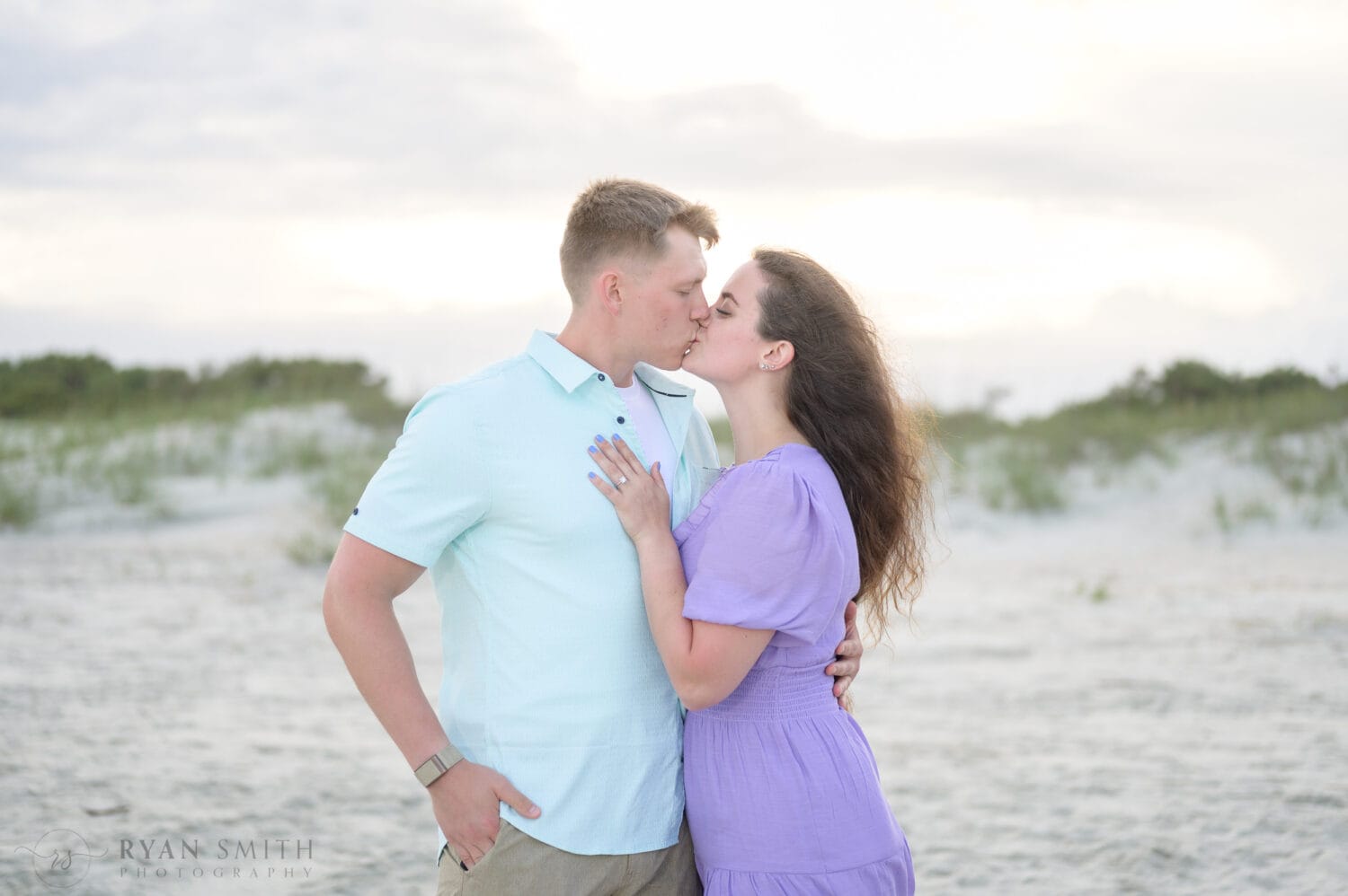 Kiss in front of the dunes - Huntington Beach State Park - Myrtle Beach