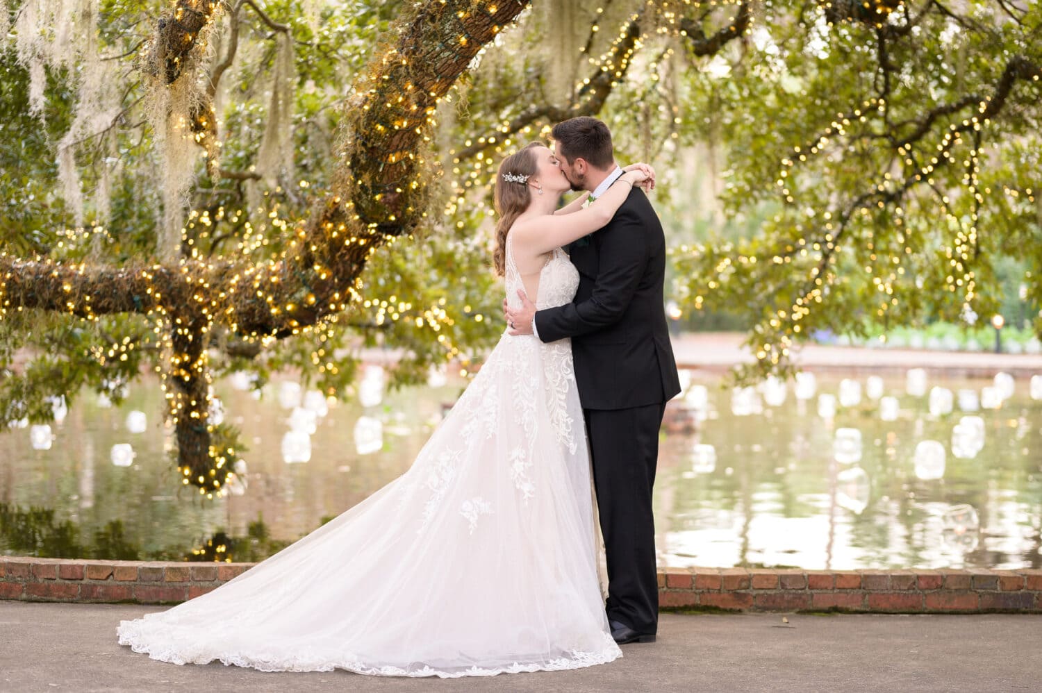 Kiss in front of the lights - Diana of the Chase Fountain - Brookgreen Gardens