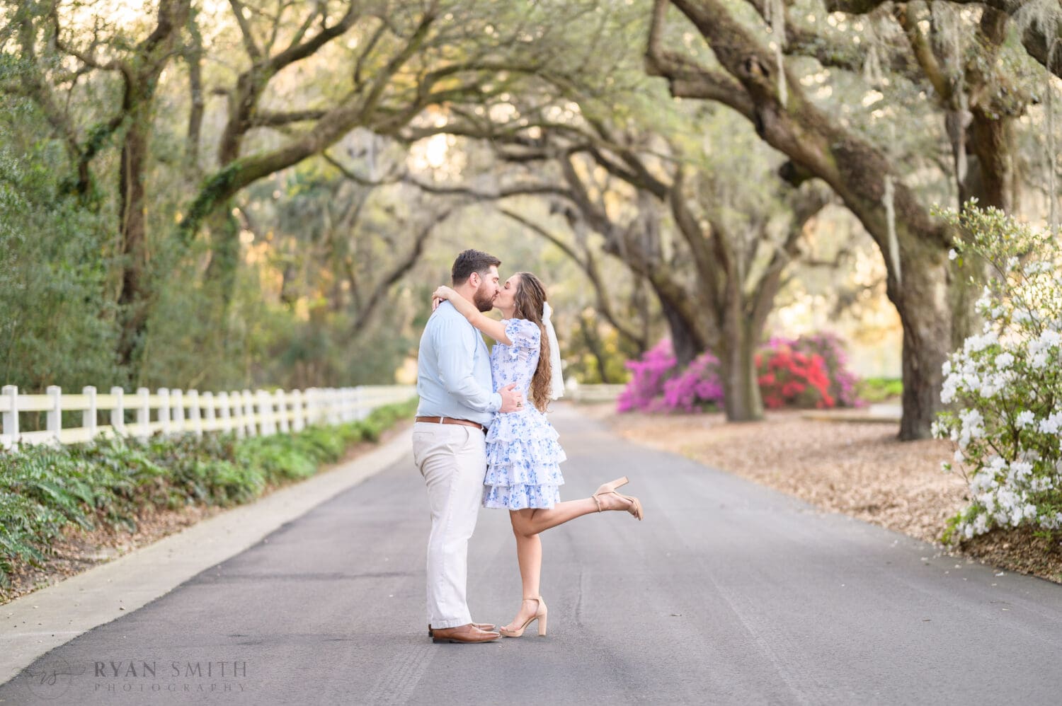 Kiss under the mossy oaks - Caledonia Golf and Fish Club