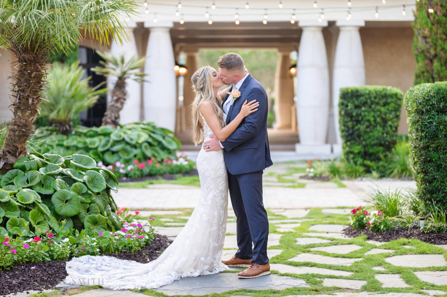 Romantic portraits in the beautiful courtyard foliage of the bride and groom - 21 Main Events