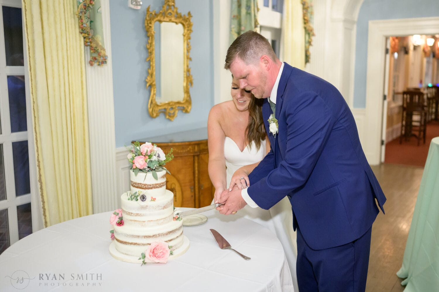 Cake cutting - Pine Lakes Country Club