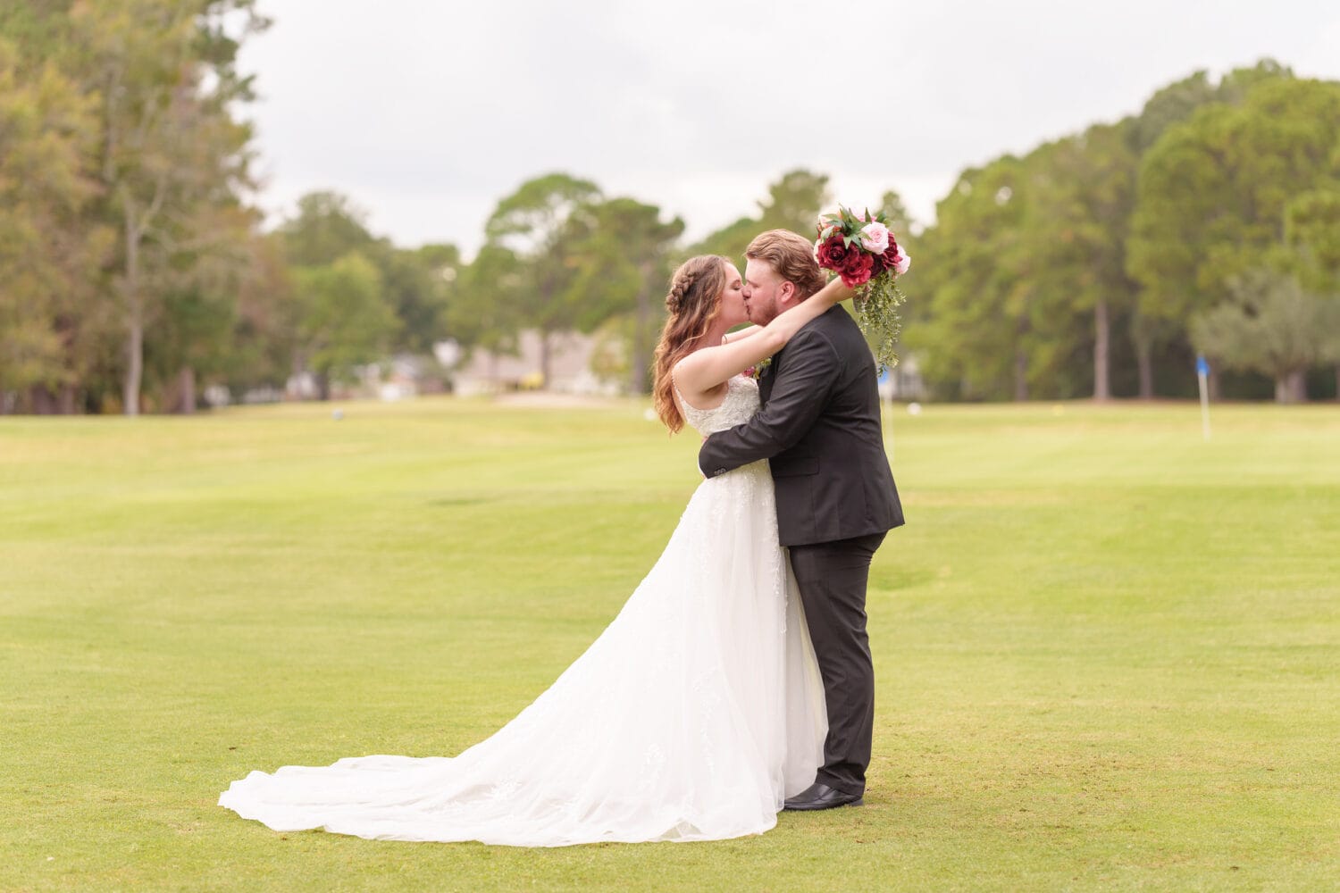 Kiss on the golf course - Litchfield Country Club