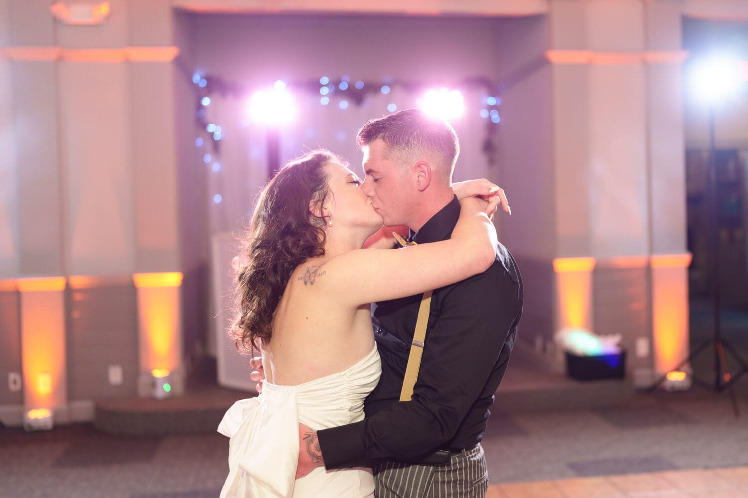 Romantic final private dance with the bride and groom - Litchfield Country Club