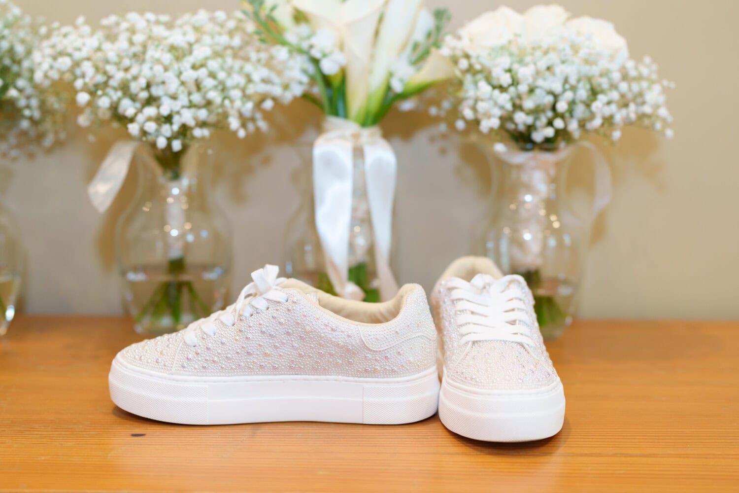 Comfy shoes for the bride - Pawleys Plantation